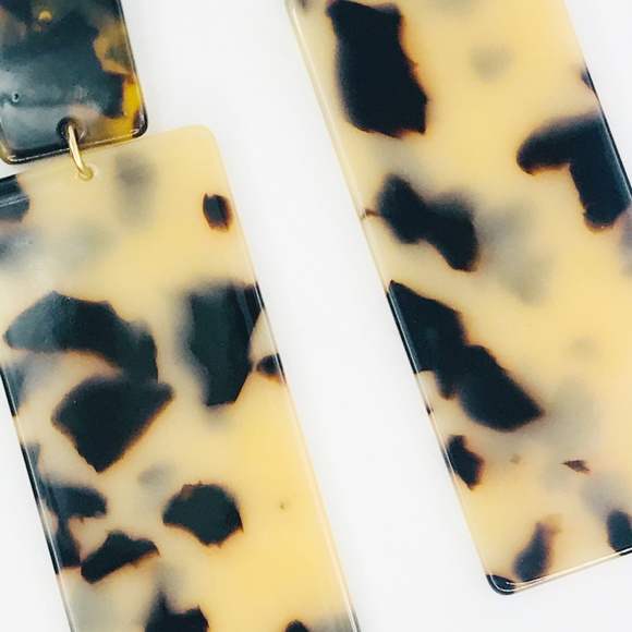 Blond Tortoise Rectangle Acrylic Drop Earrings - Picture 2 of 7